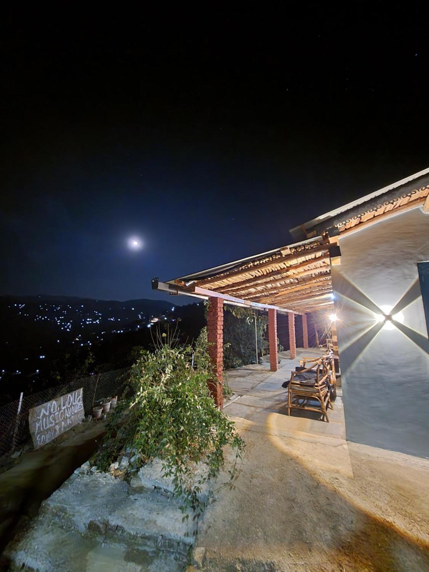 Zenoaks Homestay Алмора Экстерьер фото