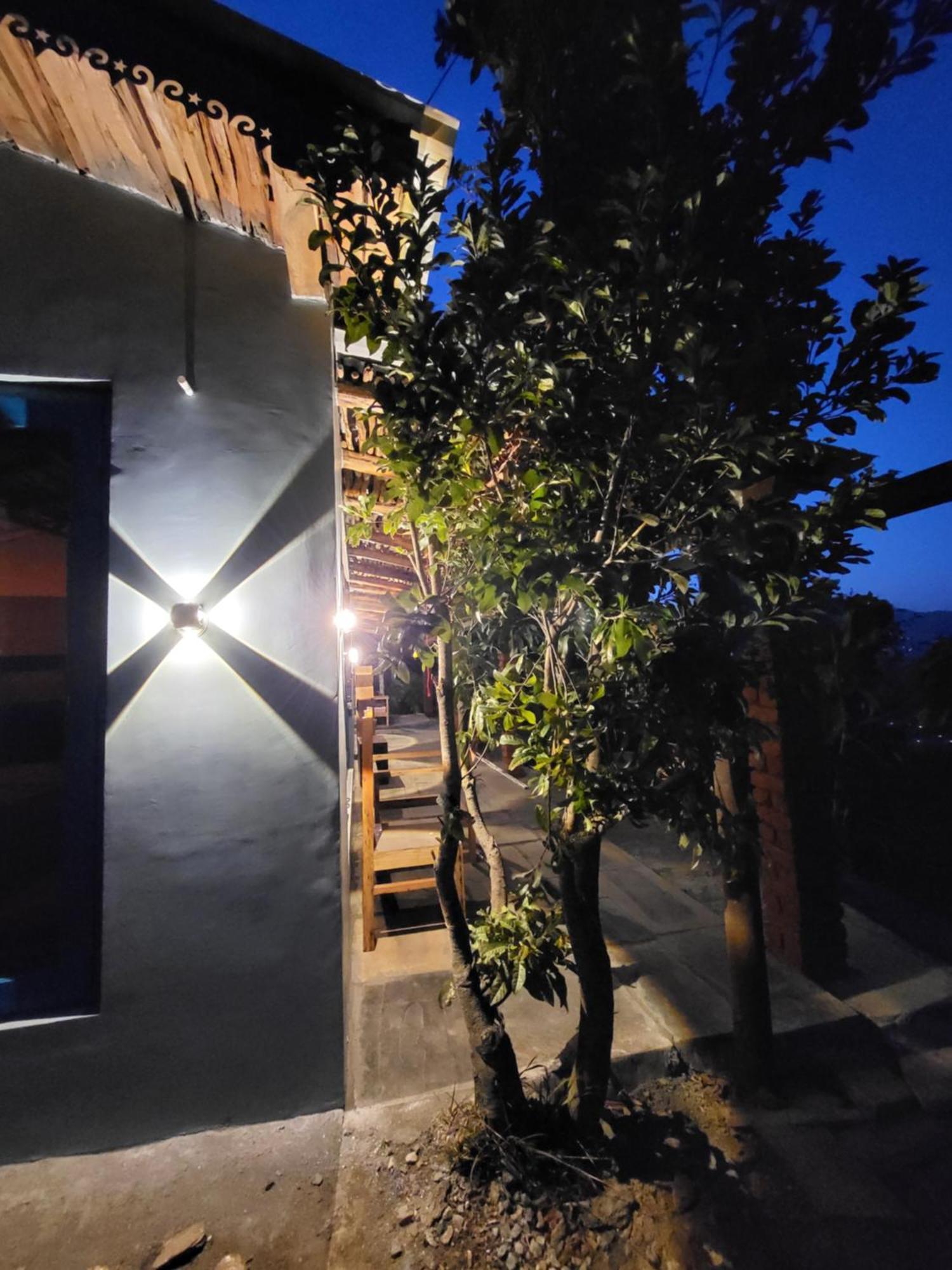 Zenoaks Homestay Алмора Экстерьер фото
