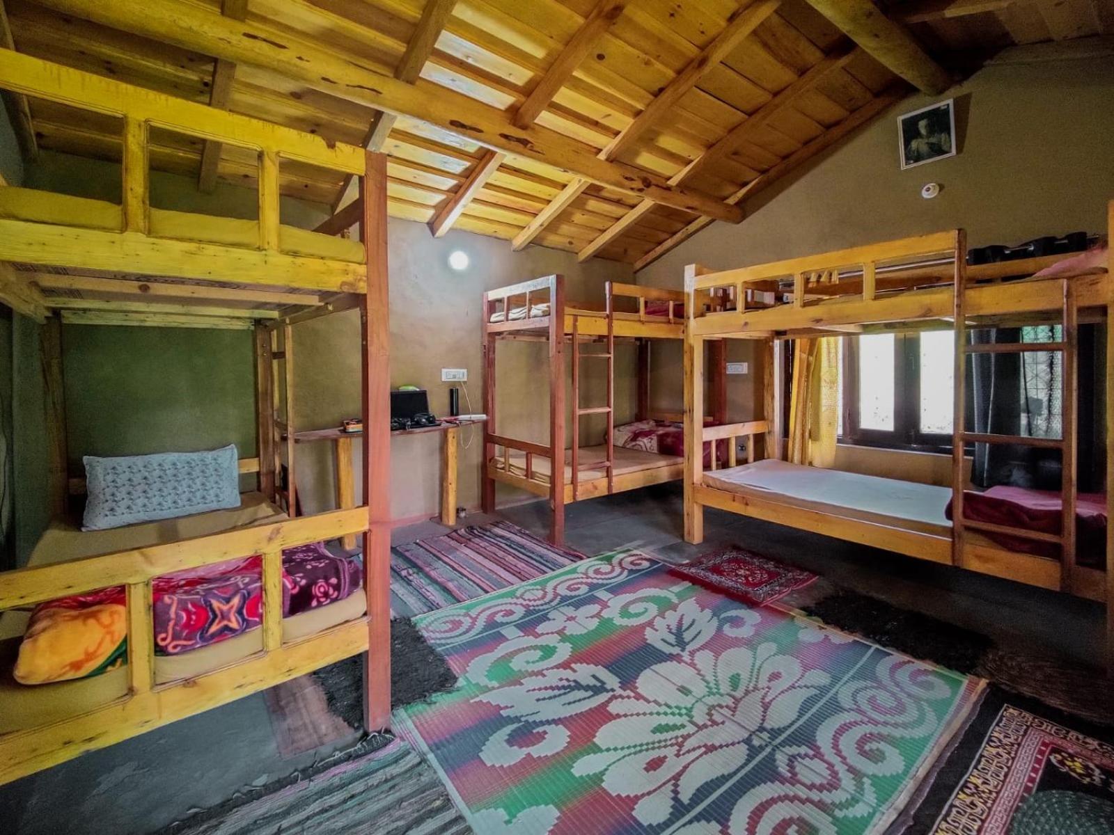 Zenoaks Homestay Алмора Номер фото